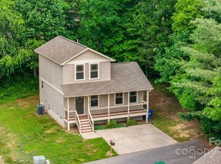 10 Coralberry Dr, Candler, NC 28715