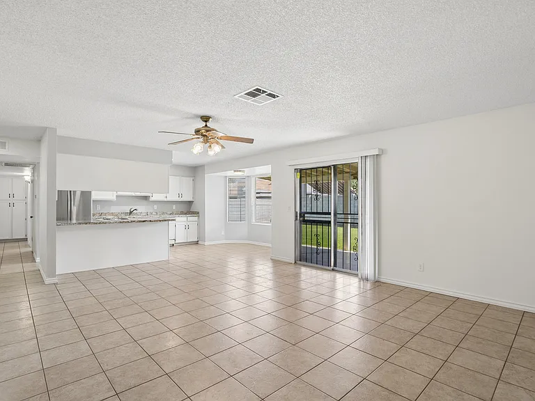 737 W El Prado Rd — Photo 13