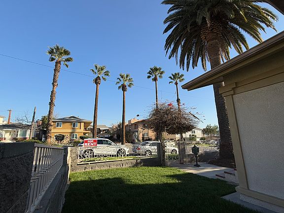 5th image of 725 E Orange Grove Ave