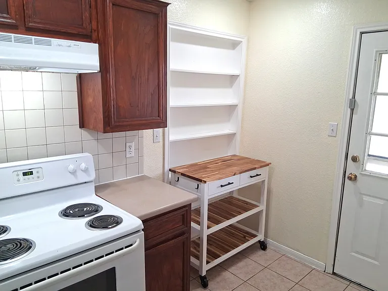 Kitchen (2)