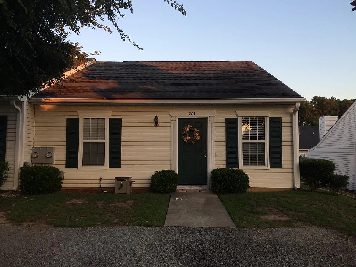 2 bed, 1100 sqft, $1,350 — Photo 1