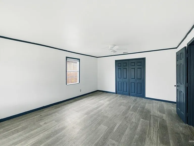 715 E Rusty Dr — Photo 3