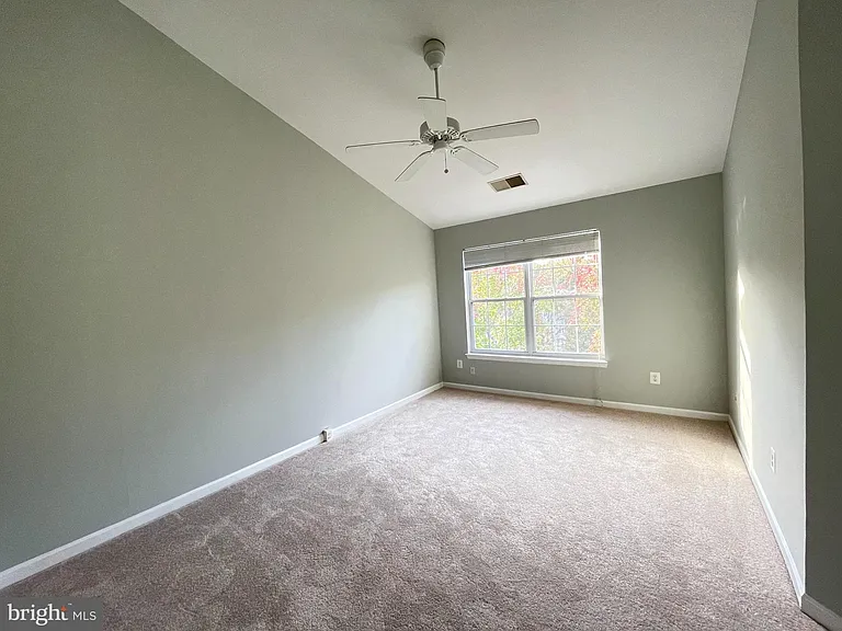 4106 Hazelwood Ct — Photo 13