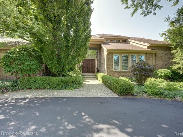 6324 Rose Blvd, West Bloomfield, MI 48322