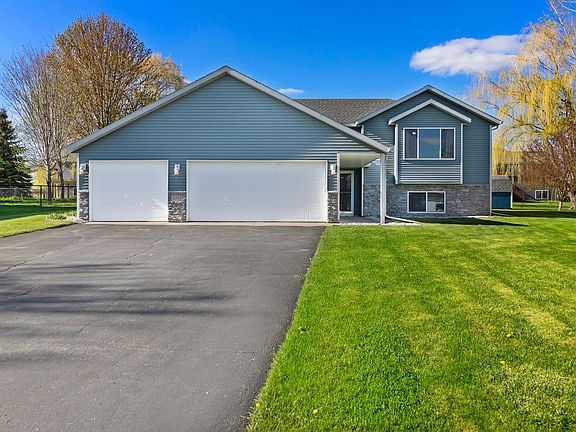 3rd image of 1913 Birch Cir