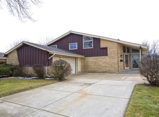 6263 Thornridge Ln, Greendale, WI 53129