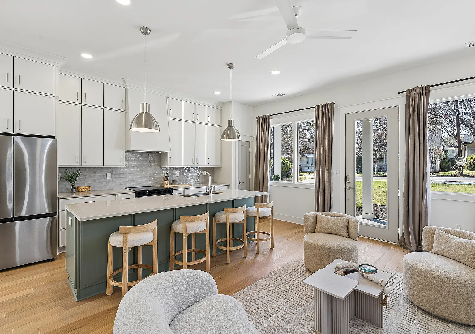 Single-family home — Photo 2