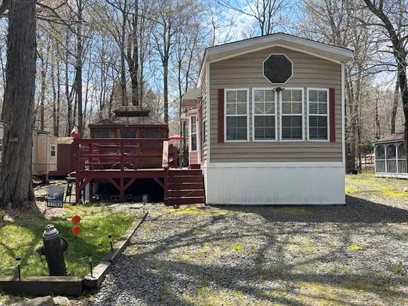 E 136 Equestrian Trl, Gouldsboro, PA 18424