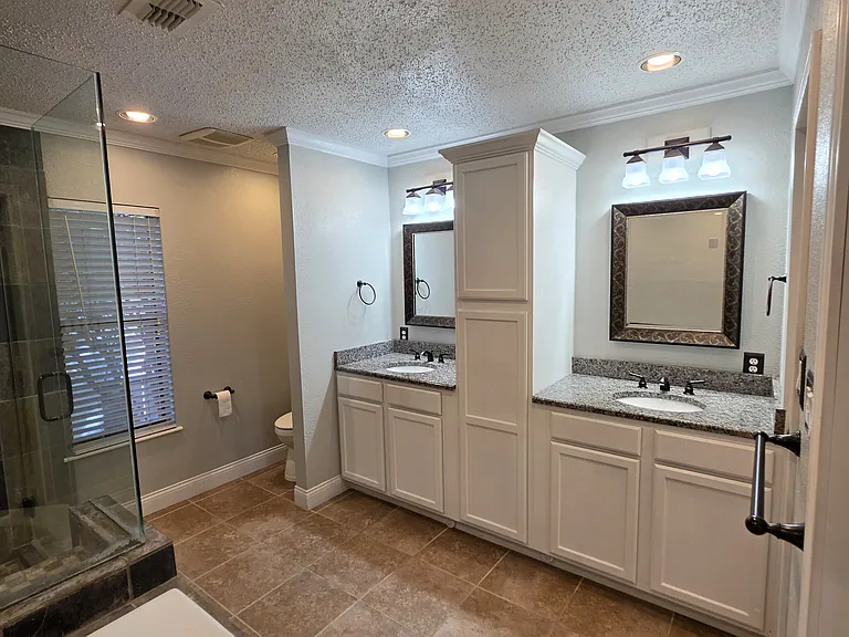 6511 White Oaks Ln — Photo 24