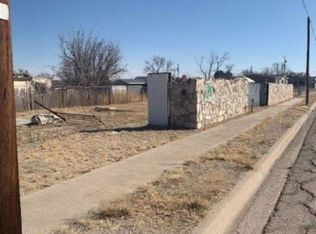 202 S 8th St, Carlsbad, NM 88220