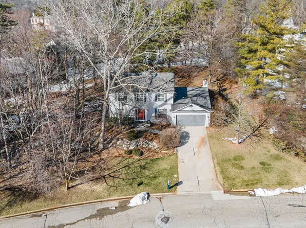 10275 Harpers Ferry Ct, Whitmore Lake, MI 48189
