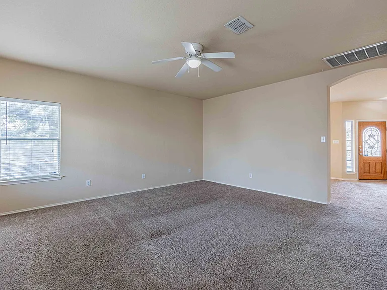 906 Ashbury Blf — Photo 12