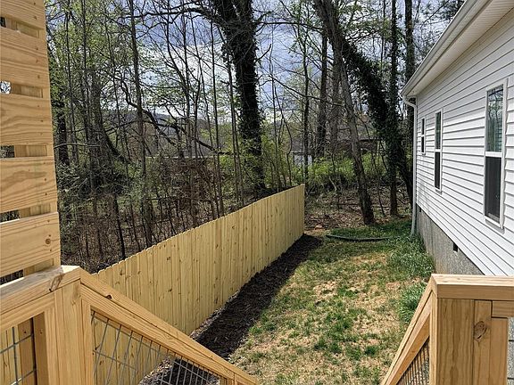 2nd image of 216 Lower Edgewood Rd