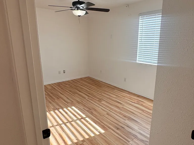 720 S Fontana — Photo 10