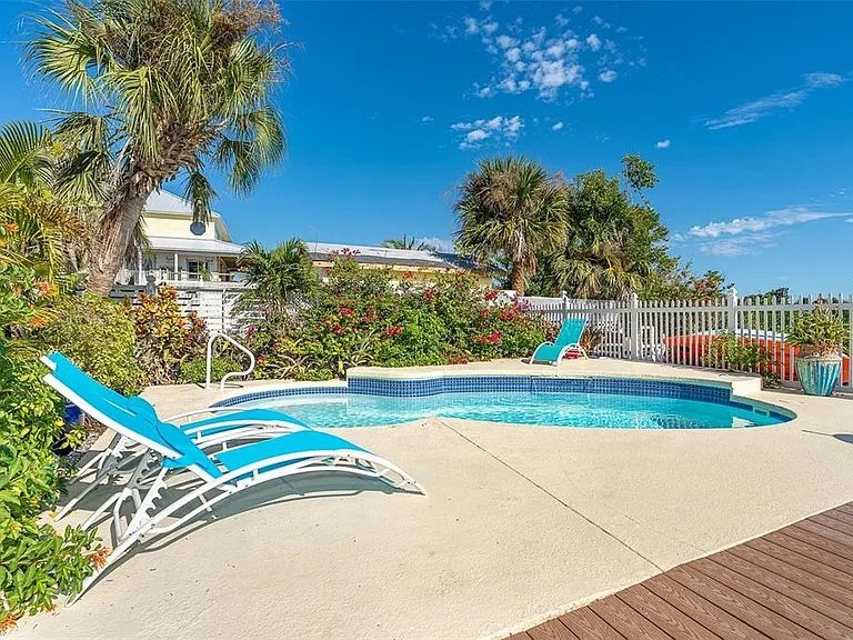 210 Bocilla Dr — Photo 48