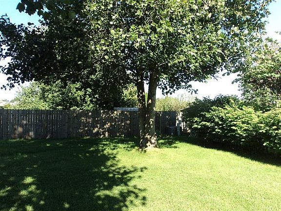4th image of 411 Marsailles Dr