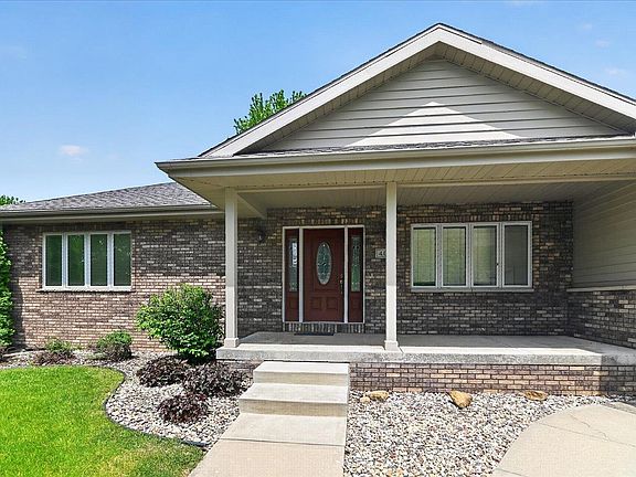 4th image of 409 Badger Ln