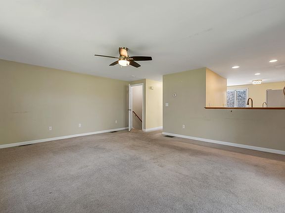 5th image of 422 Ledgeview Drive