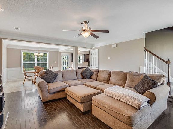 3rd image of 8139 Cambridge Reserve Dr