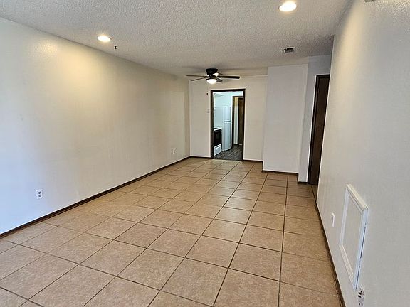 4th image of 1216 Clearwater Dr