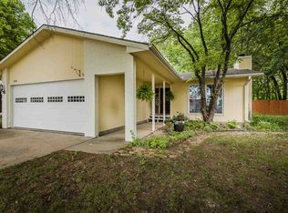 2208 Timber Creek Dr, Manhattan, KS 66502