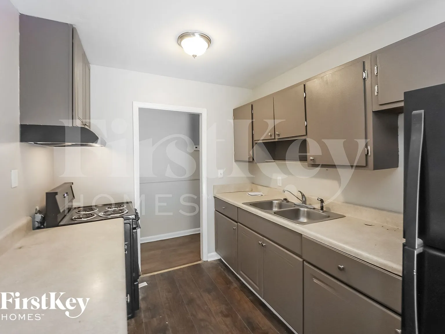 3 bed, 2.0 bath, 1120 sqft, $1,760 — Photo 3
