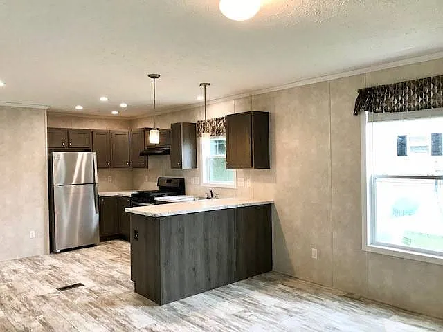 114 Fernald Dr #114 — Photo 2