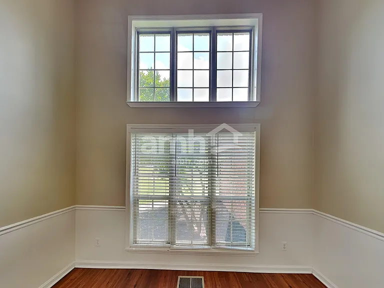 210 Fox Hunt Ln — Photo 6