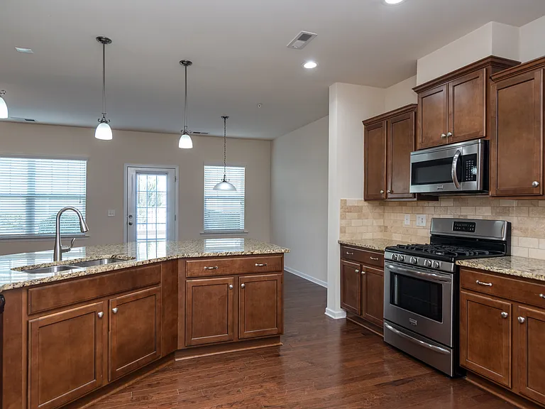 114B Clarendon St — Photo 4
