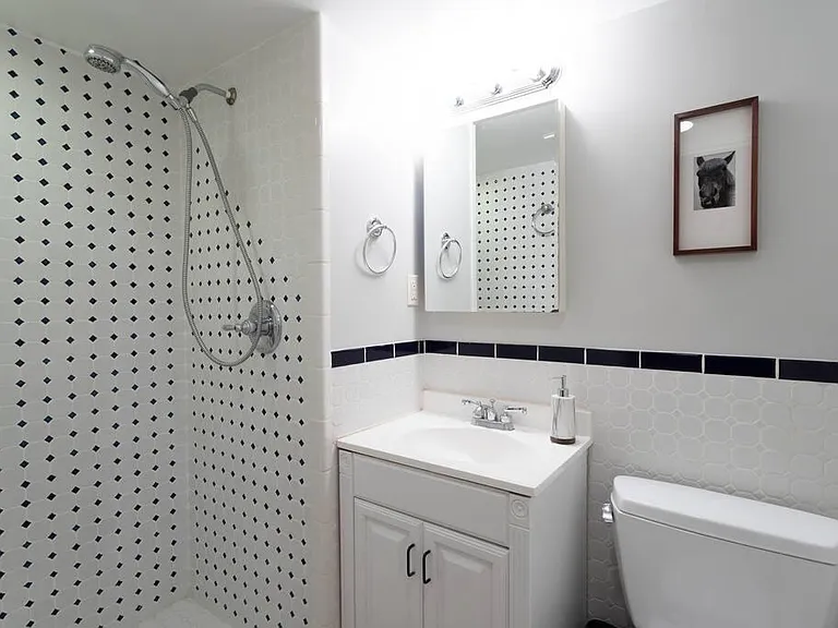 1704 Q St NW #B — Photo 21