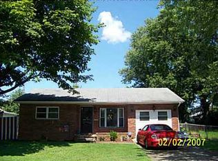 2010 McKinley Ave, Saint Albans, WV 25177
