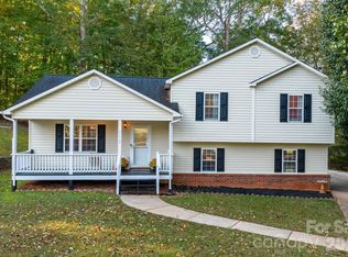 112 Surrey Dr, Morganton, NC 28655