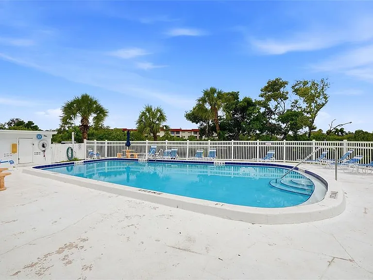 4570 Overlook Dr NE #284 — Photo 17
