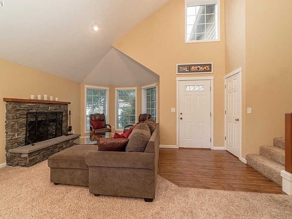 3rd image of 1618 SE 158th Ave