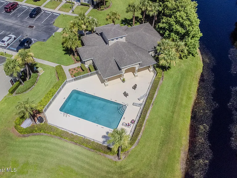 518 Steeplechase Ln — Photo 4