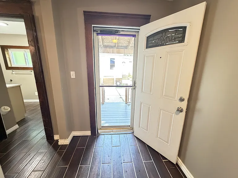 11 Pooley Pl — Photo 4
