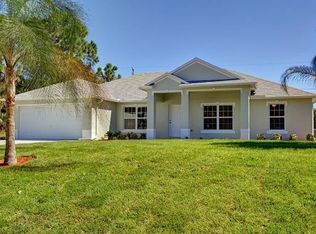 902 Flamingo Ave, Sebastian, FL 32958