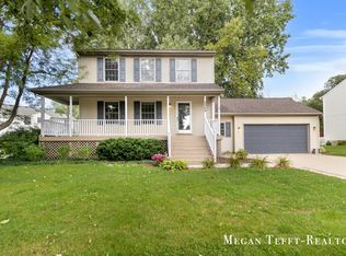 2309 Aaronsway Dr NE, Belmont, MI 49306