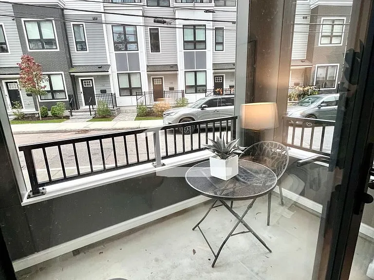 101-199 Gardner St #101 — Photo 9