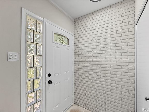 3rd image of 26122 Warner Ave