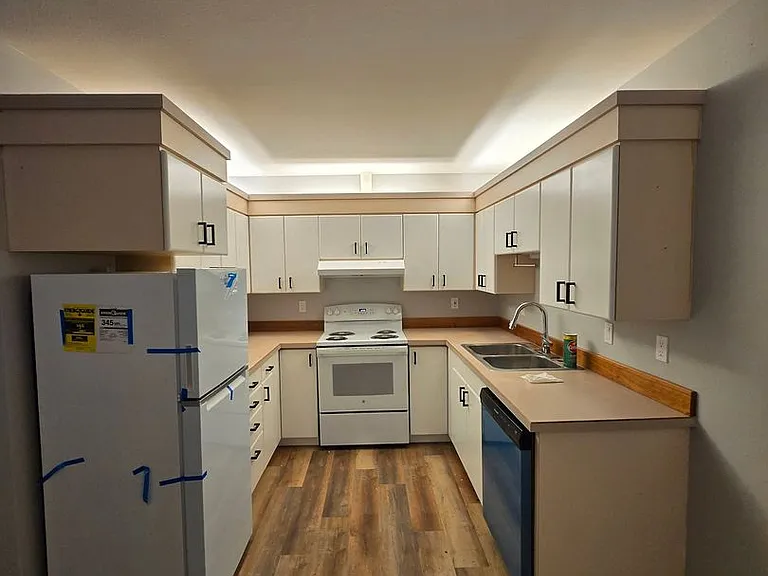114 N Prairie Rd — Photo 4