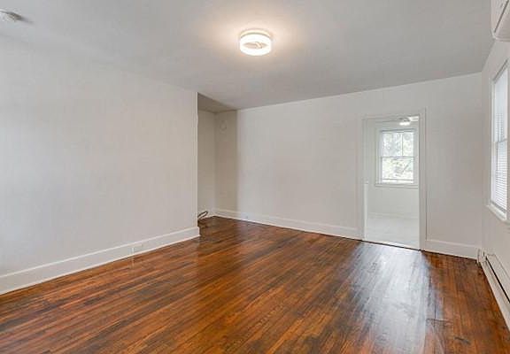 5th image of 3136 Lakewood Ave #3136