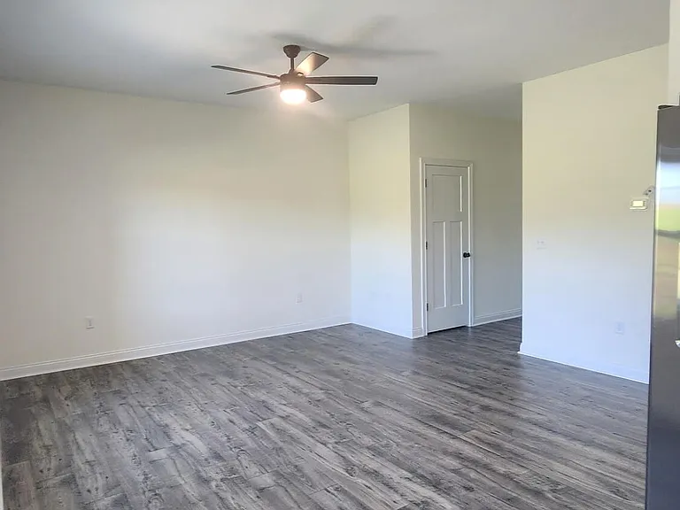 929 Olympic Ct — Photo 14