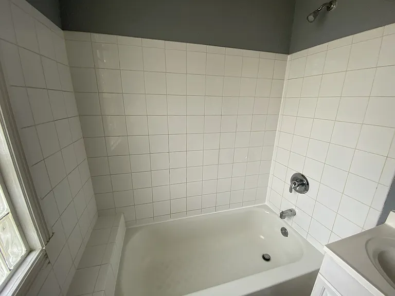Edgerton St — Photo 9