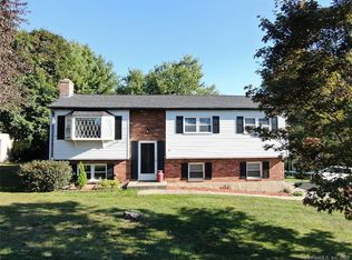 90 Starview Dr, Torrington, CT 06790