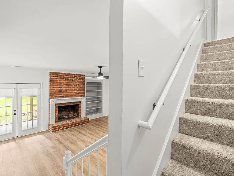 390 Steele Wood Dr — Photo 33
