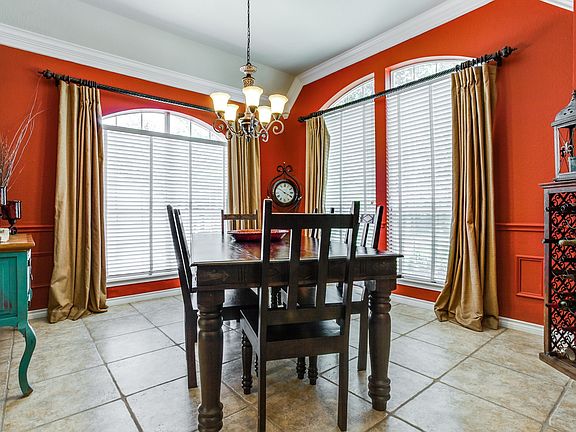 4th image of 8605 Shadybrooke Dr