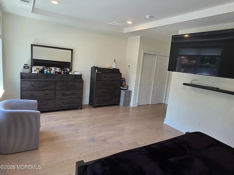 156 W Front St #9 — Photo 21