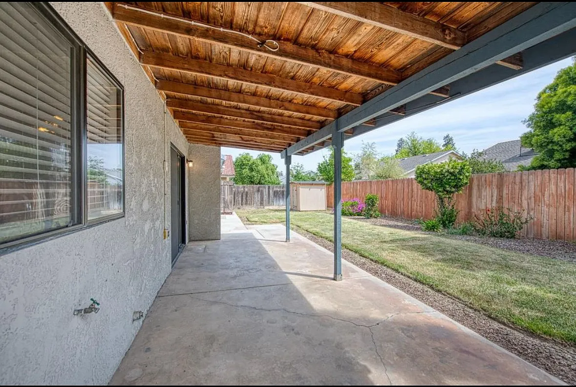 6376 N Forestiere Ave — Photo 4