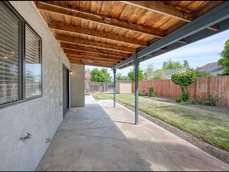 6376 N Forestiere Ave — Photo 4